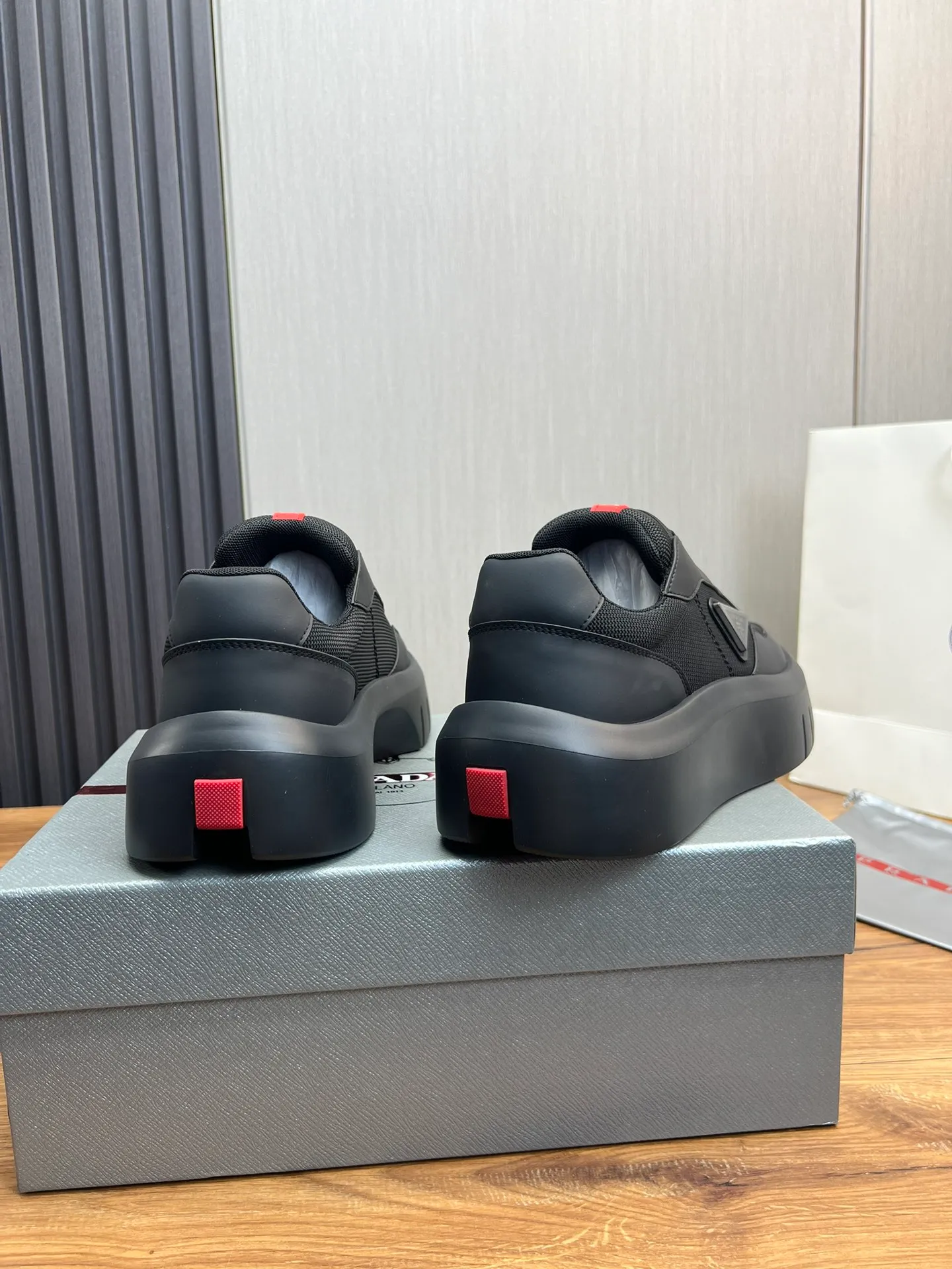 Men's shoes 💰620💰 [PRADA] Men's shoes are popular in the counter, official website is synchronized, high-quality shipments ✔️Original cowhide stitching mesh + cowhide lining, 1🆚1 replica, original original bottom, 38-45 (45 customized, non-refundable)